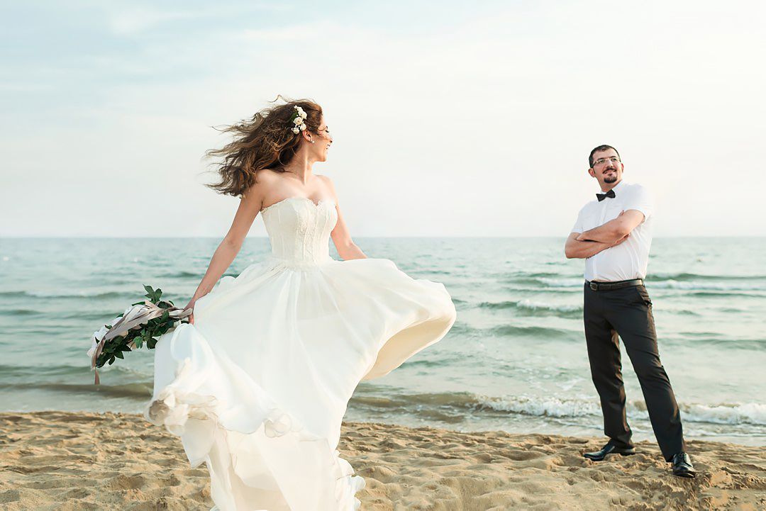 свадебная-фотосессия-на-пляже-в-тоскане-русский-фотограф-тоскана