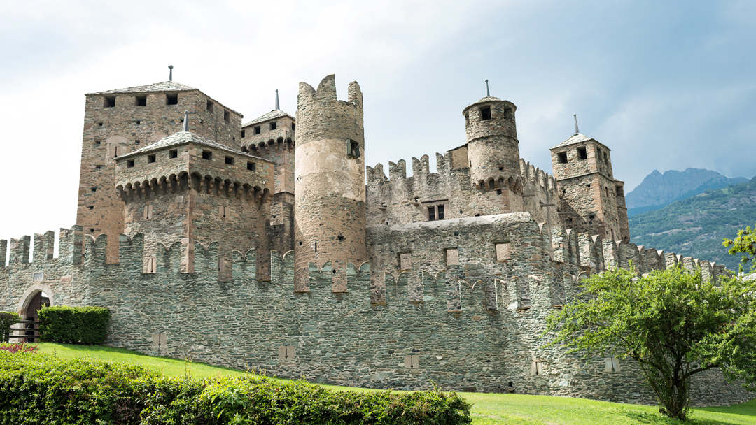 средневековые-замки-региона-аоста-лучшие-свадебные-локации-италии