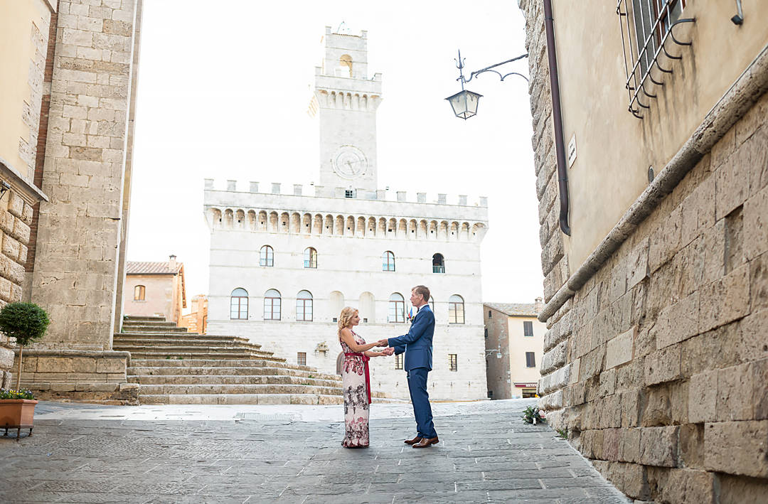 montepulciano tuscany rhonda