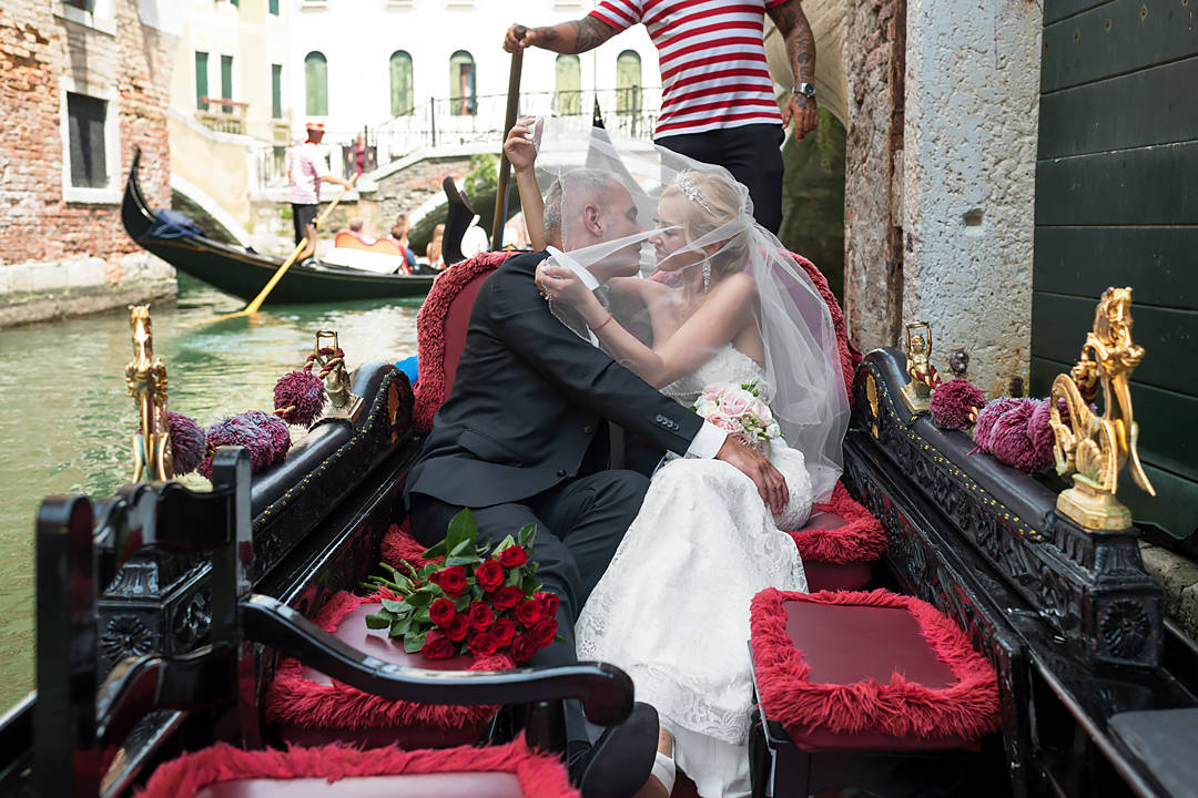 невеста в гондоле венеция